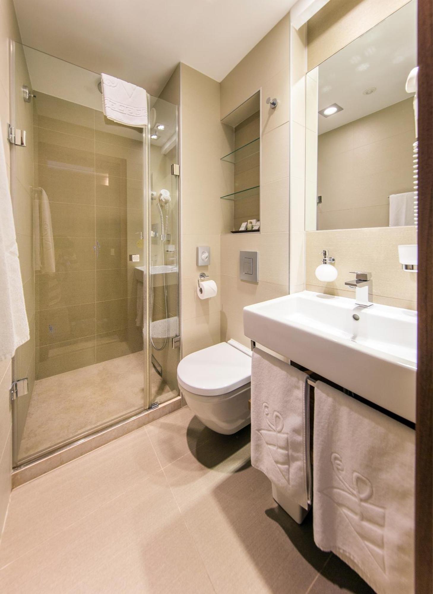 RiverView Double Room with Extra Bed