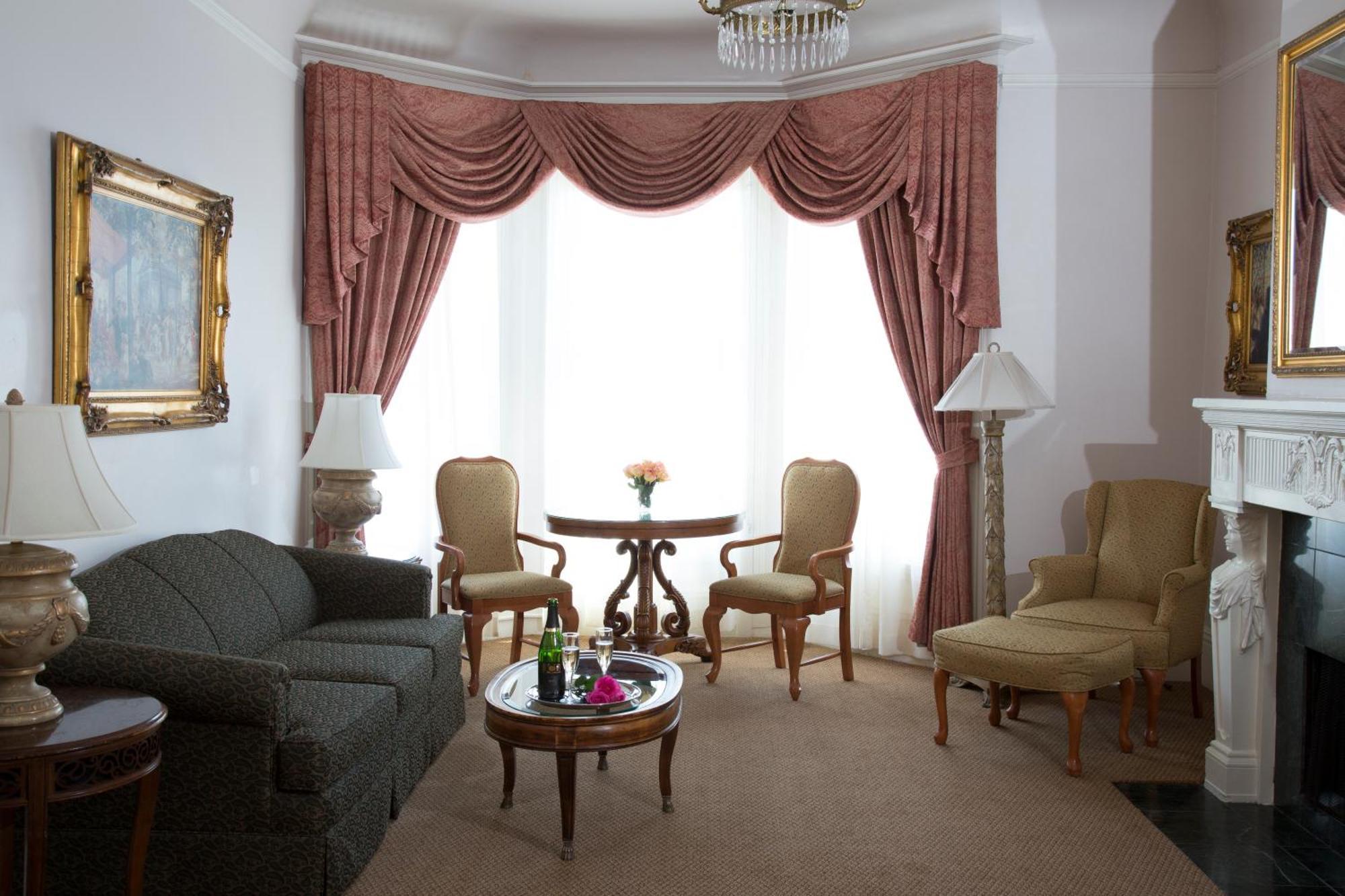 Deluxe King Suite,1210192294:JPEG