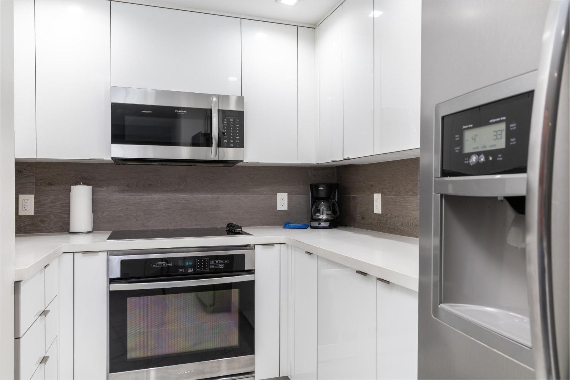 Luxury Two Bedroom Suite Balcony,1211662858:JPEG