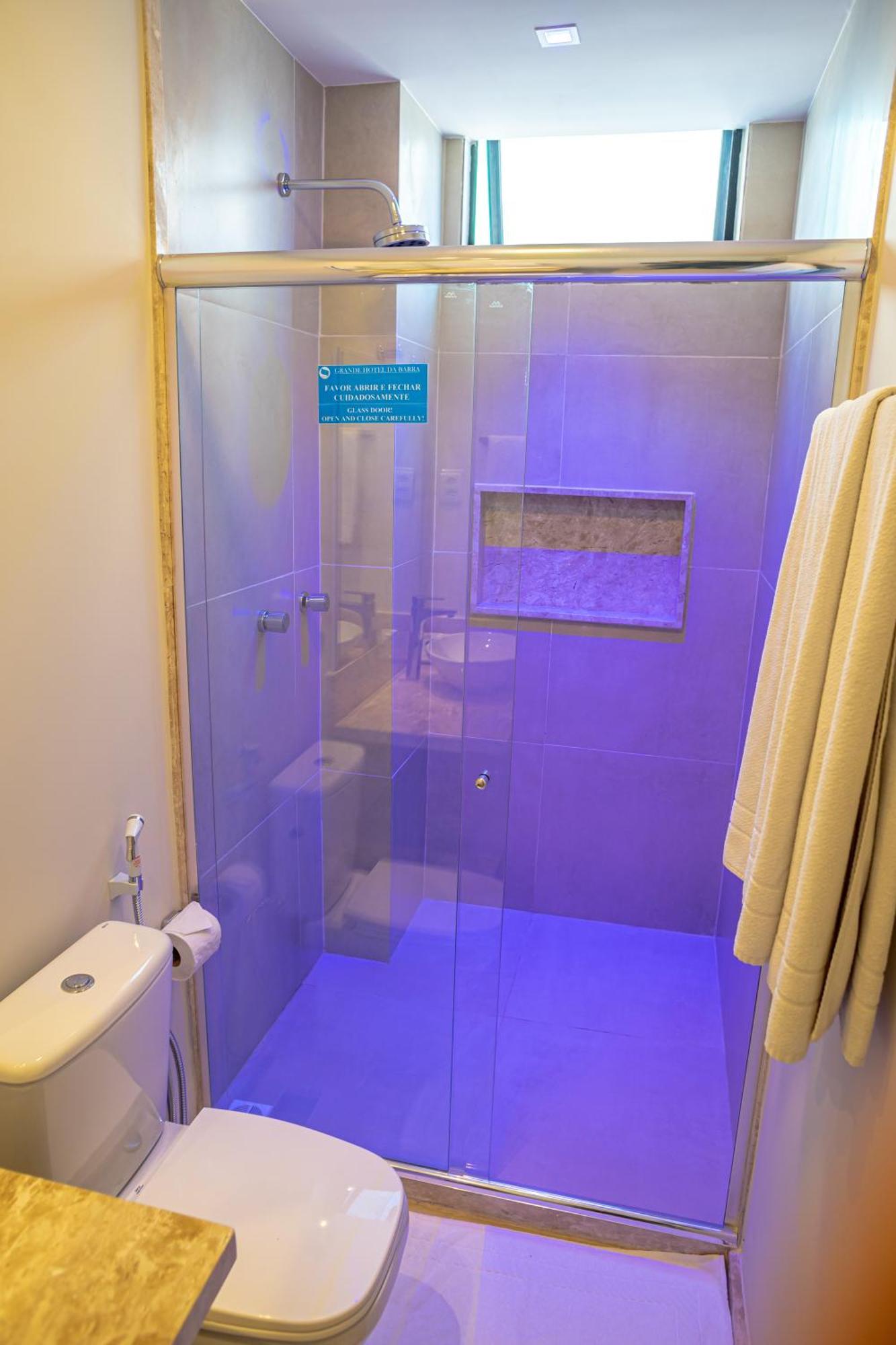 Quarto Deluxe com 2 Camas de Solteiro e Vista para a Piscina