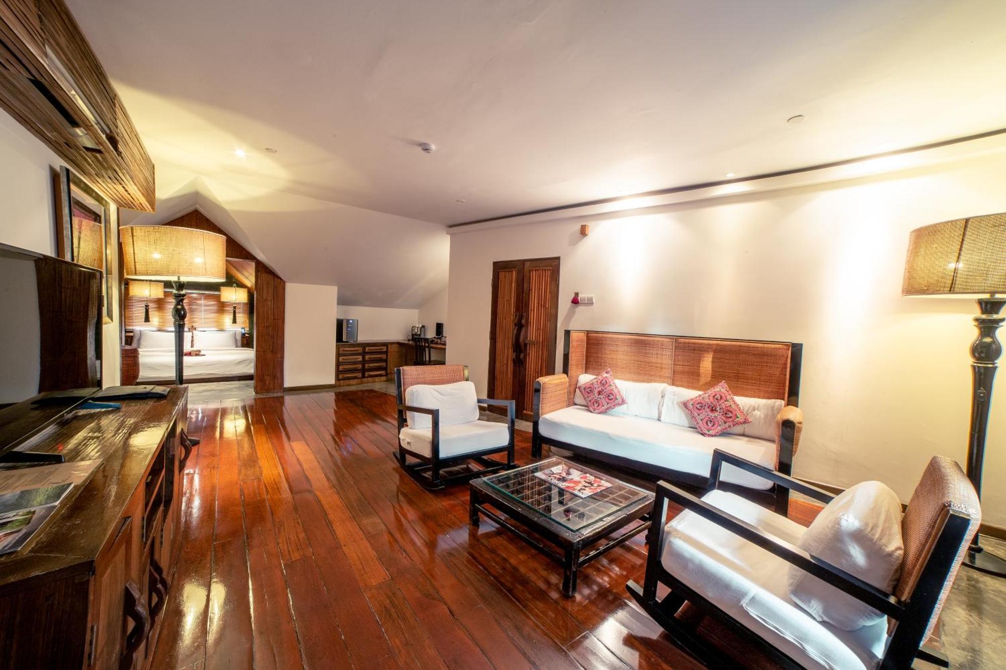 The Loft Living Room Private Pool