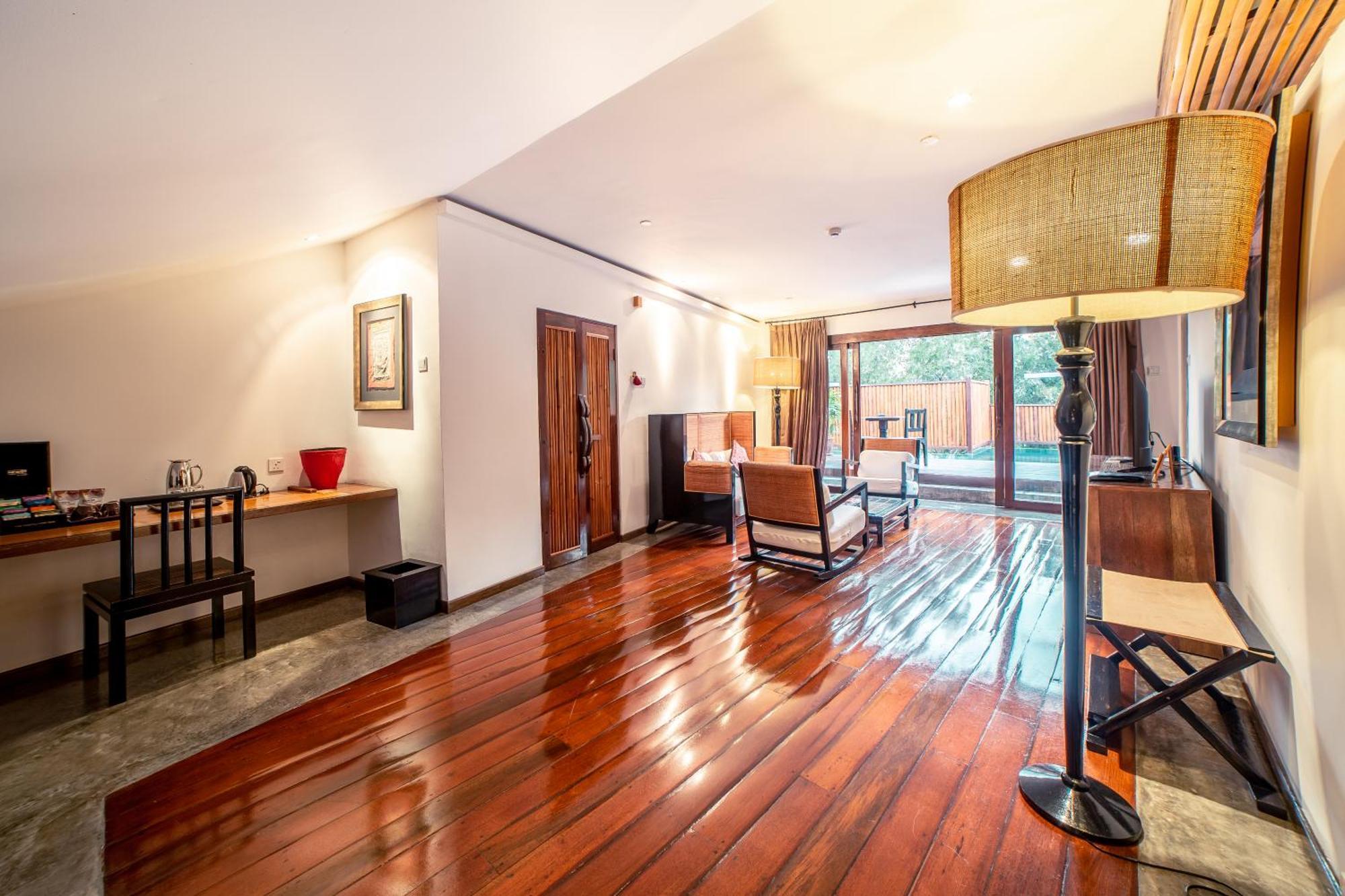 The Loft Living Room Private Pool