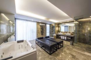 Premier Five-Bedroom Hilltop Residence