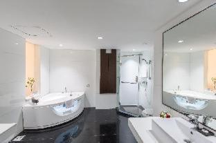 Merlynn Suite