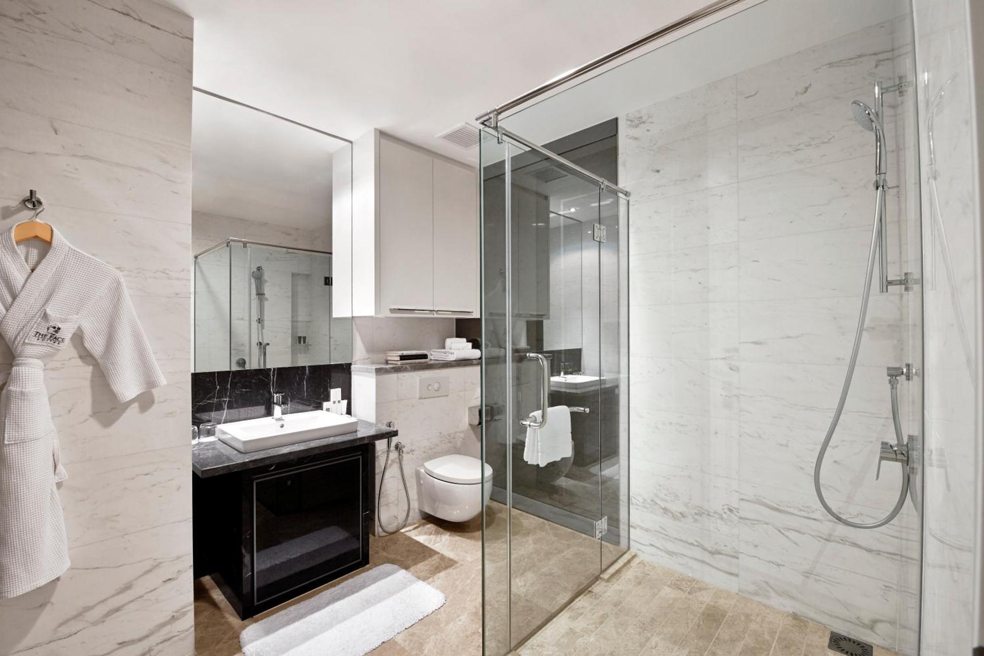 Superior One-Bedroom Suite