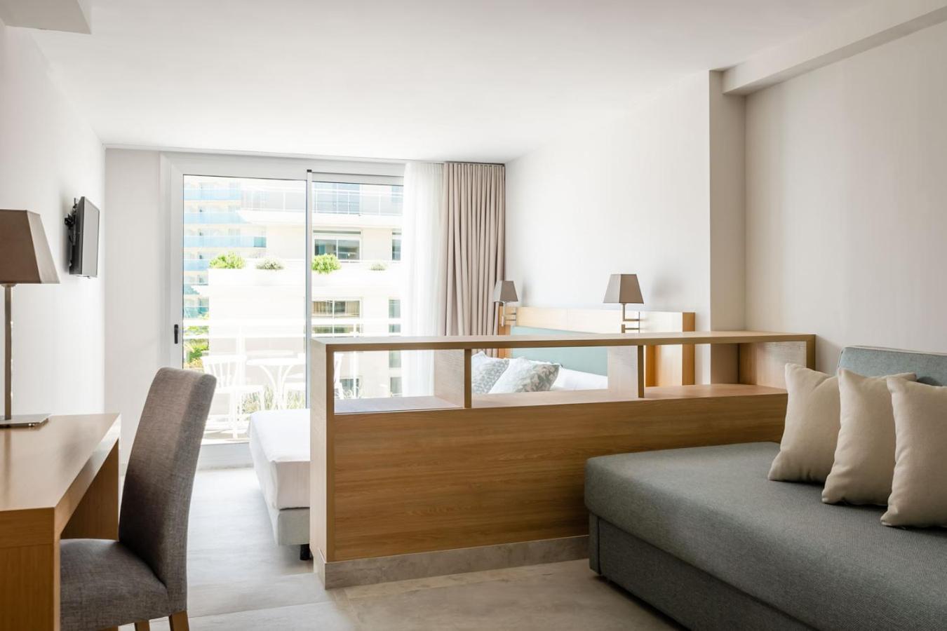 Family Room with Sea View (2 Adults + 2 Children)