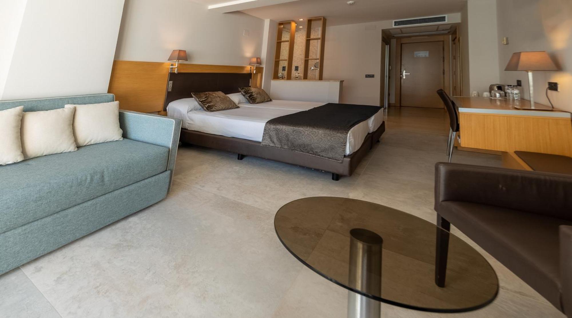 Family Room with Garden View (2 Adults + 2 Children)