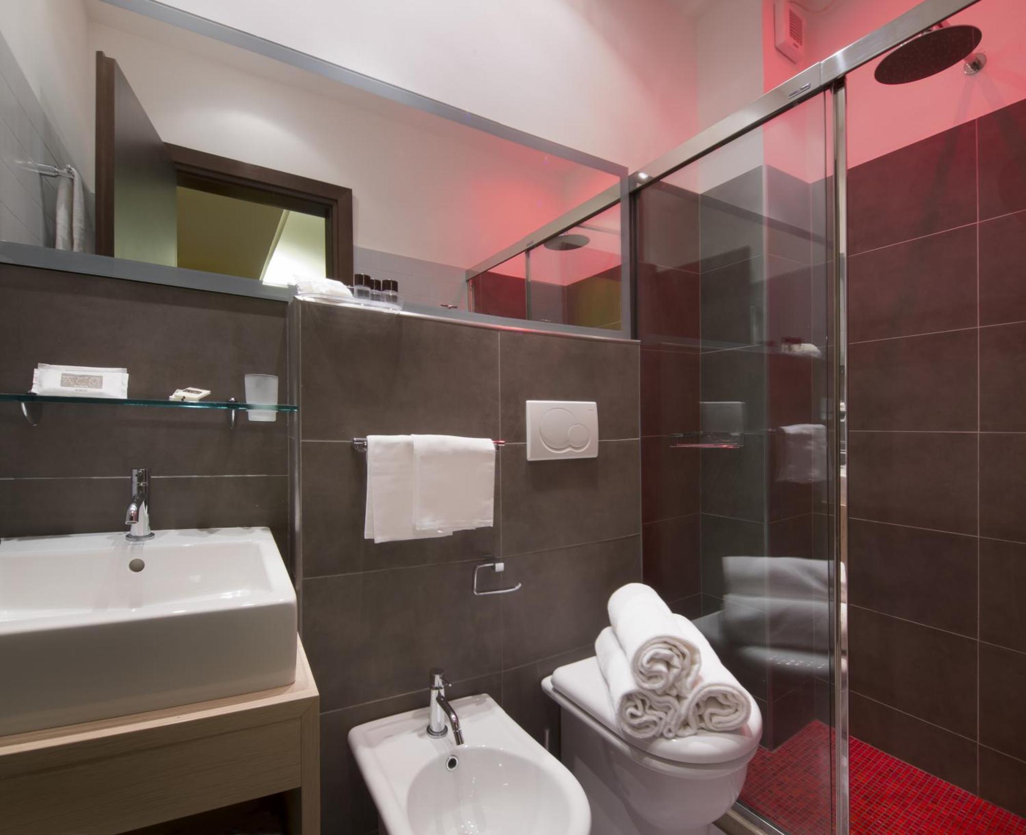Triple Room with Balcony,1216014283:JPEG