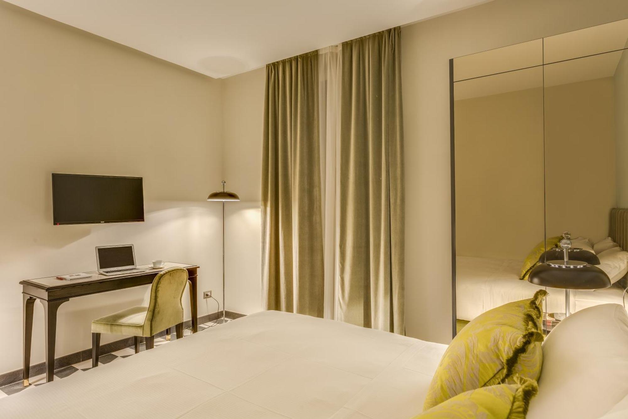 Standard Double or Twin Room,1216189618:JPEG