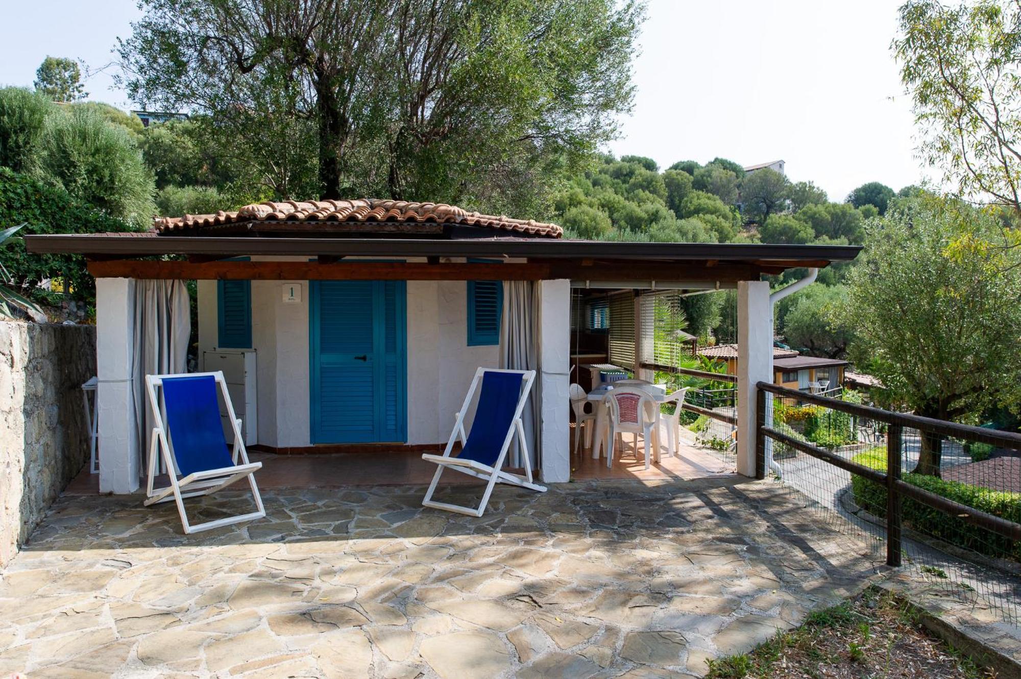 One-Bedroom Bungalow