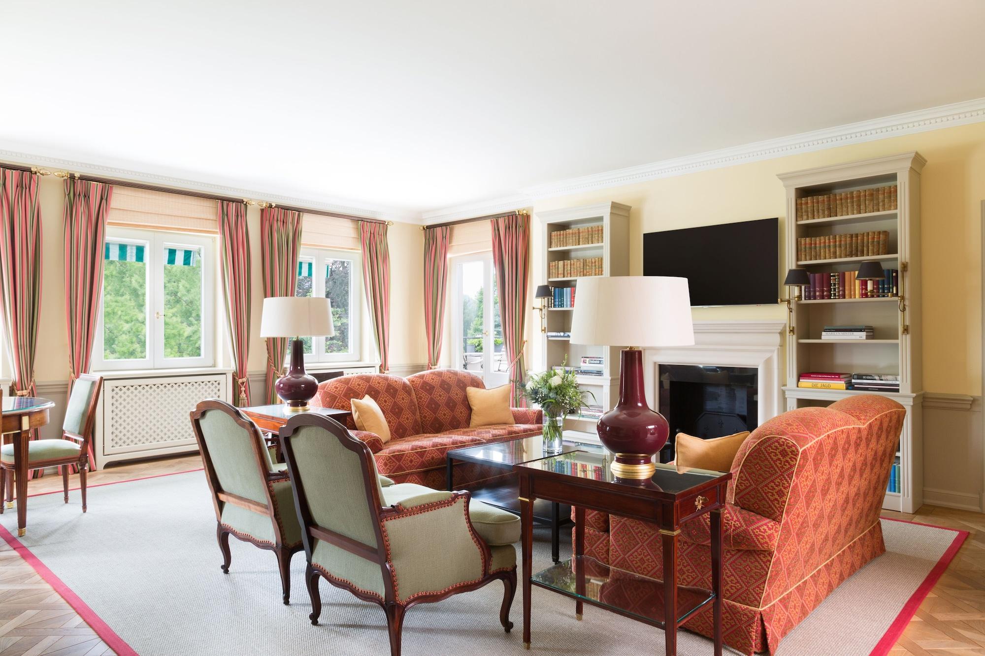 Penthouse Suite,1774421325:JPEG