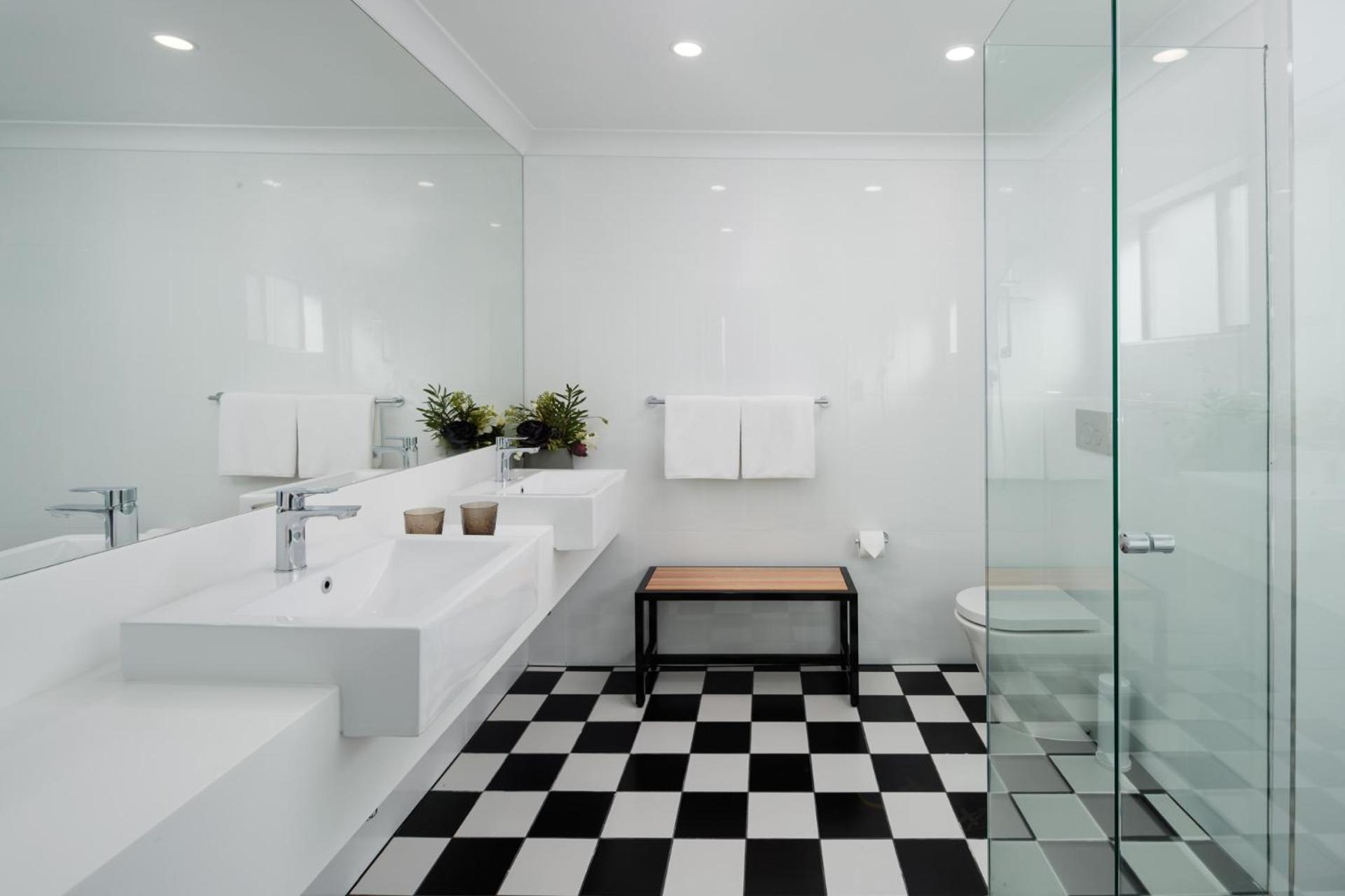 Antique Suite