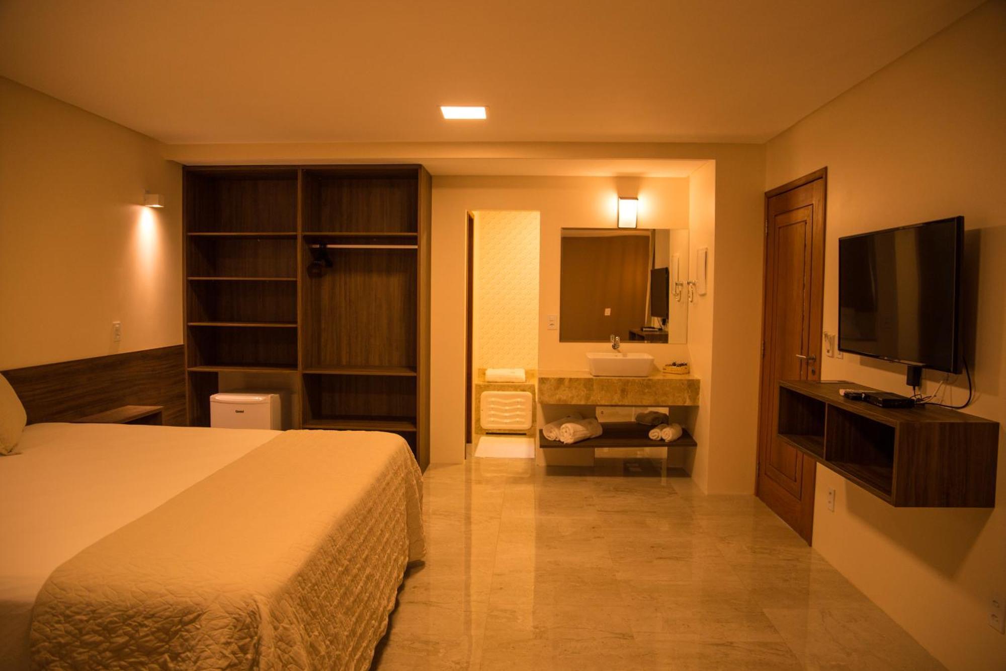 Premium Suite Spa Bath