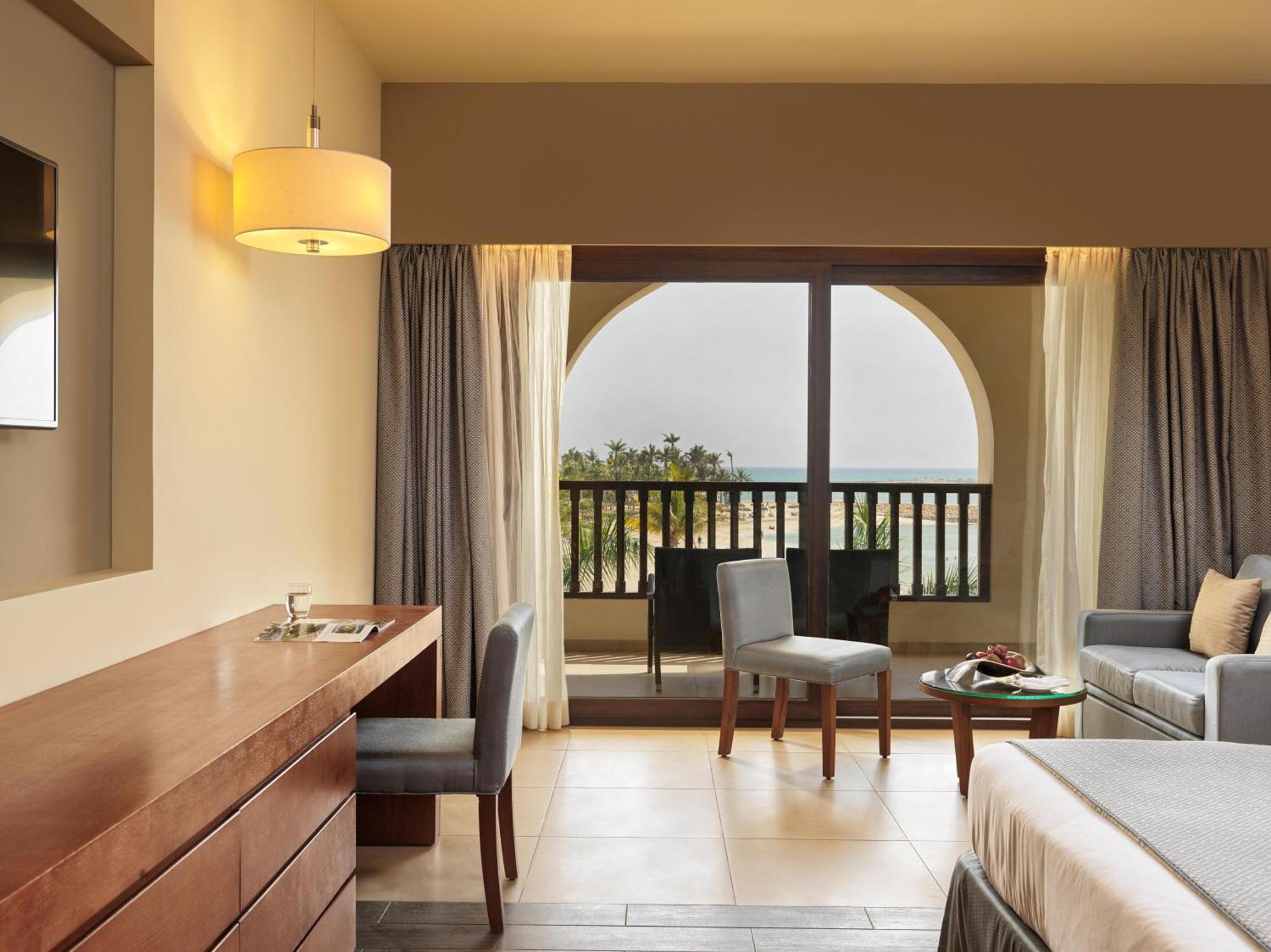 Deluxe Ocean View Room Twin Beds With Aqua Park Entrance