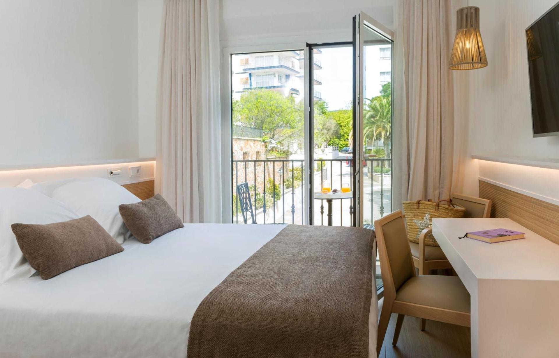 Double room with garden views