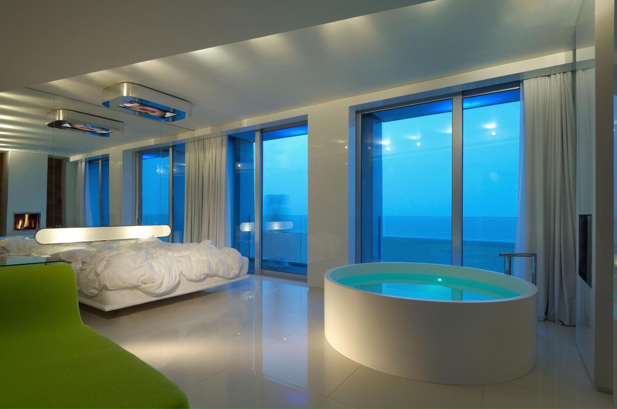 Luxury Suite,1394421494:JPEG