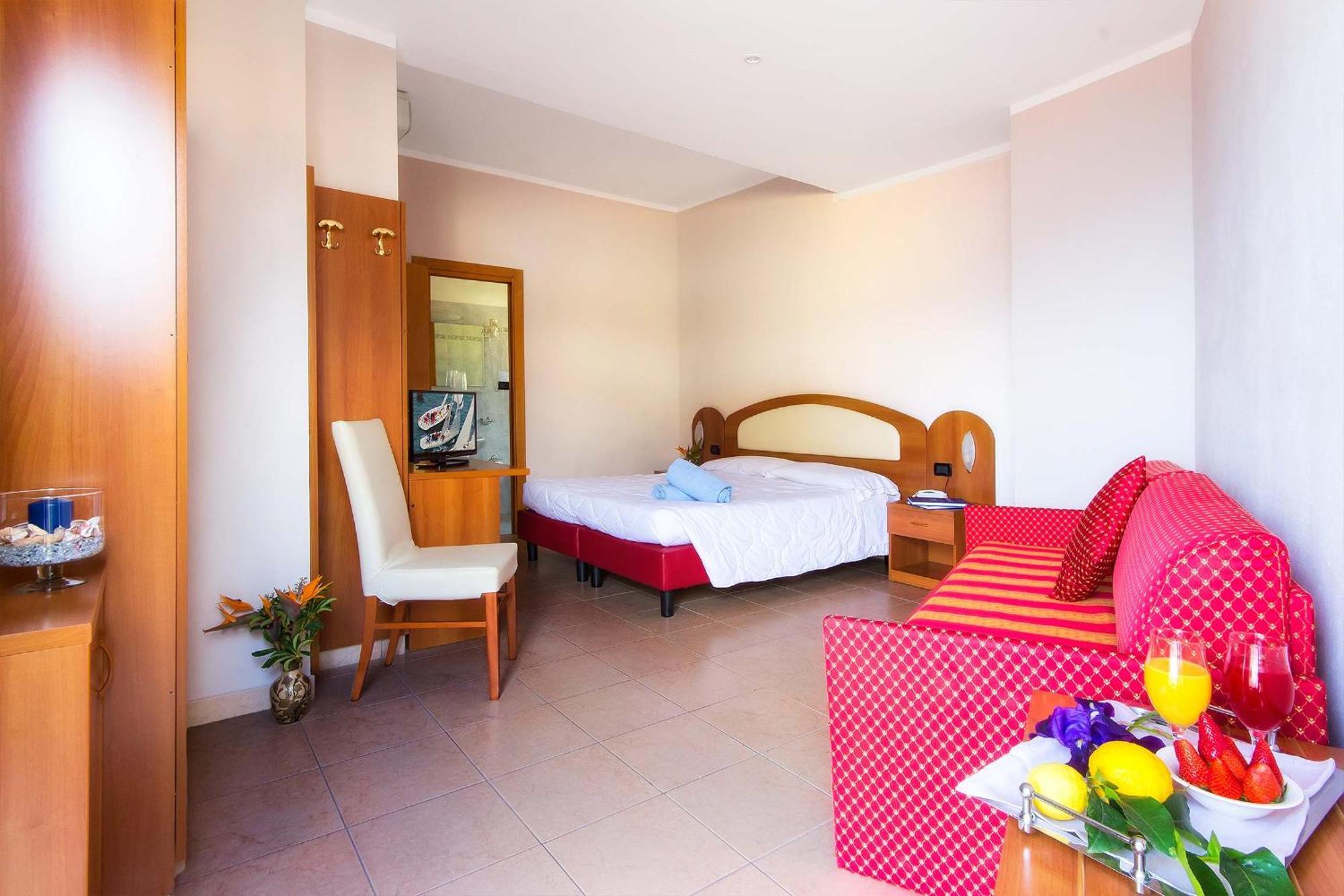 Triple Room Balcony Sea View,659307222:JPEG