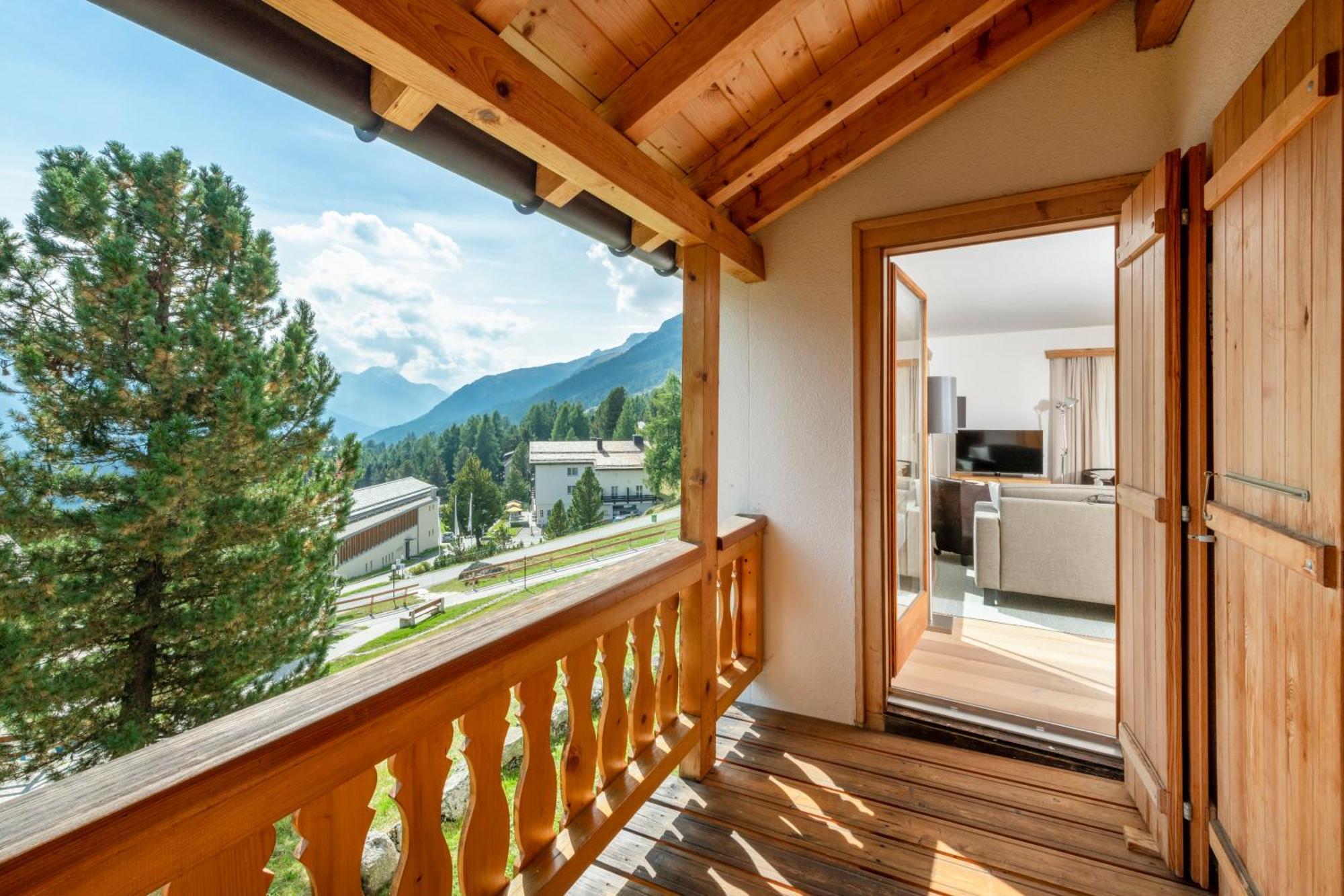 Suite with Lake View