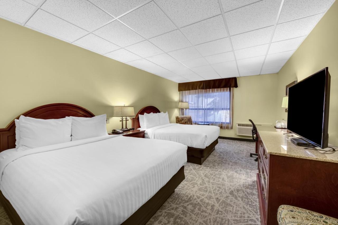 Queen Room Two Queen Beds No pets
