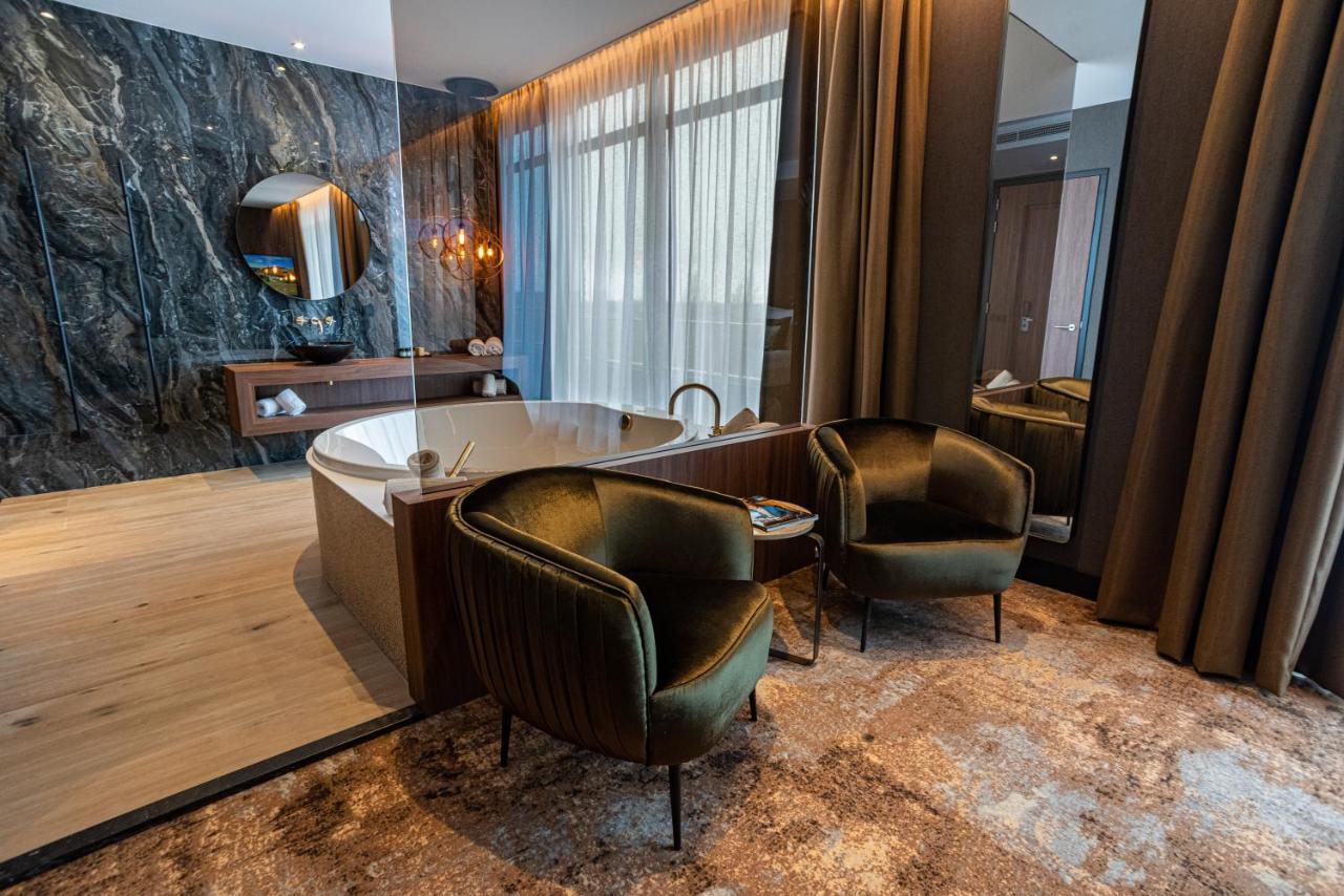 Suite Spa Bath