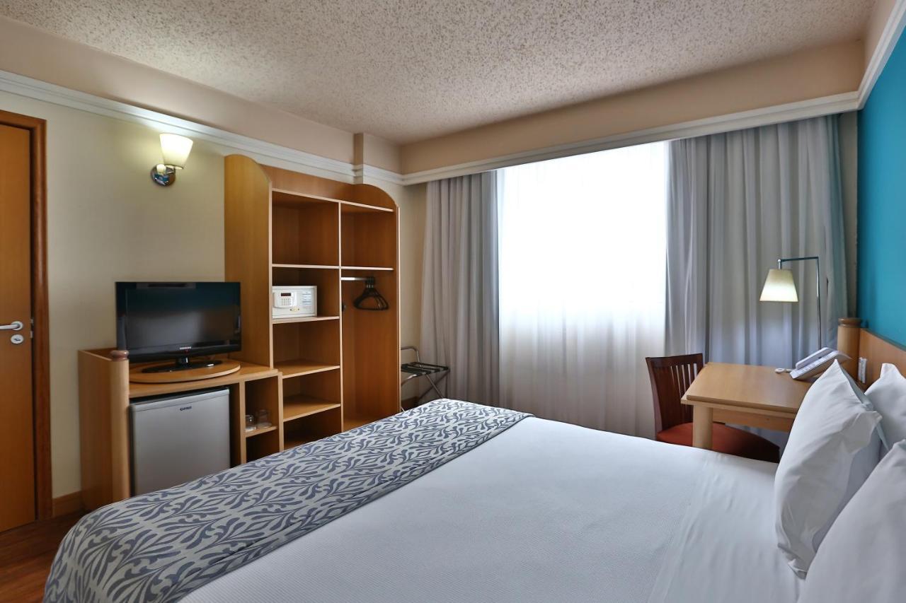 Quarto superior com cama queen size: acessível para hóspedes com mobilidade reduzida