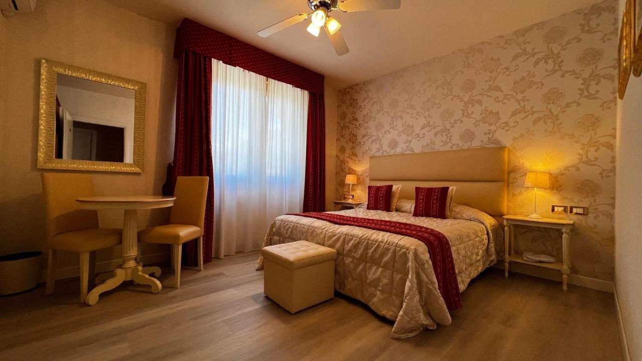 Double or Twin Room,1244680729:JPEG