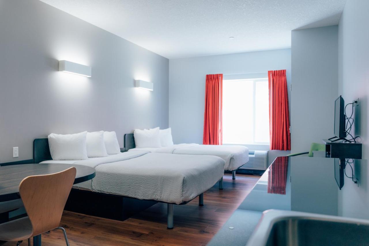 Deluxe Queen Room Two Queen Beds Non-Smoking