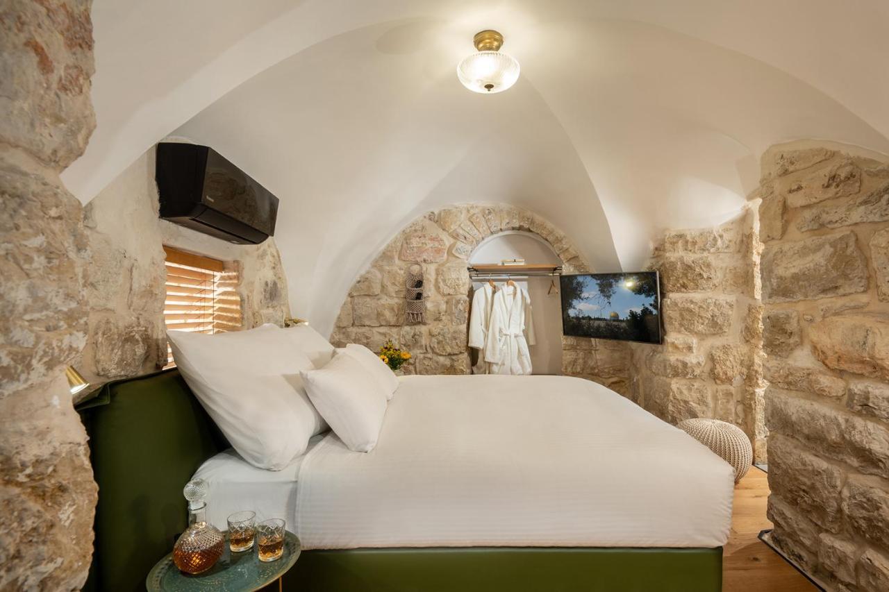 Deluxe Double Room Bath