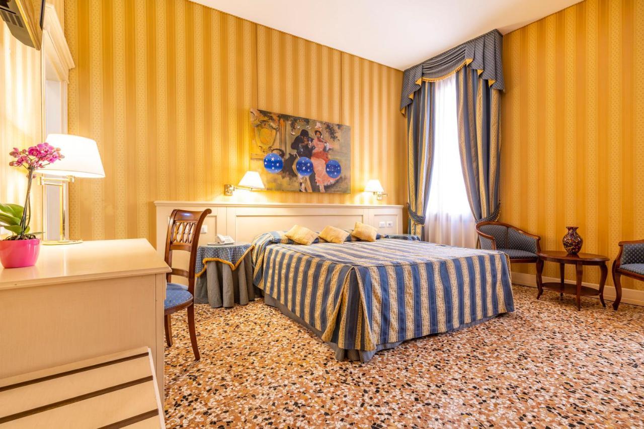 Deluxe Double or Twin Room Canal View