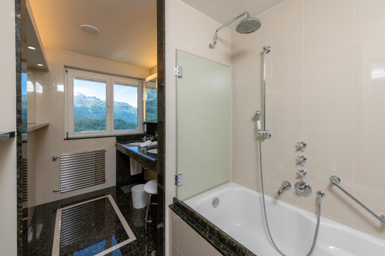 Deluxe Double or Twin Room Lake View