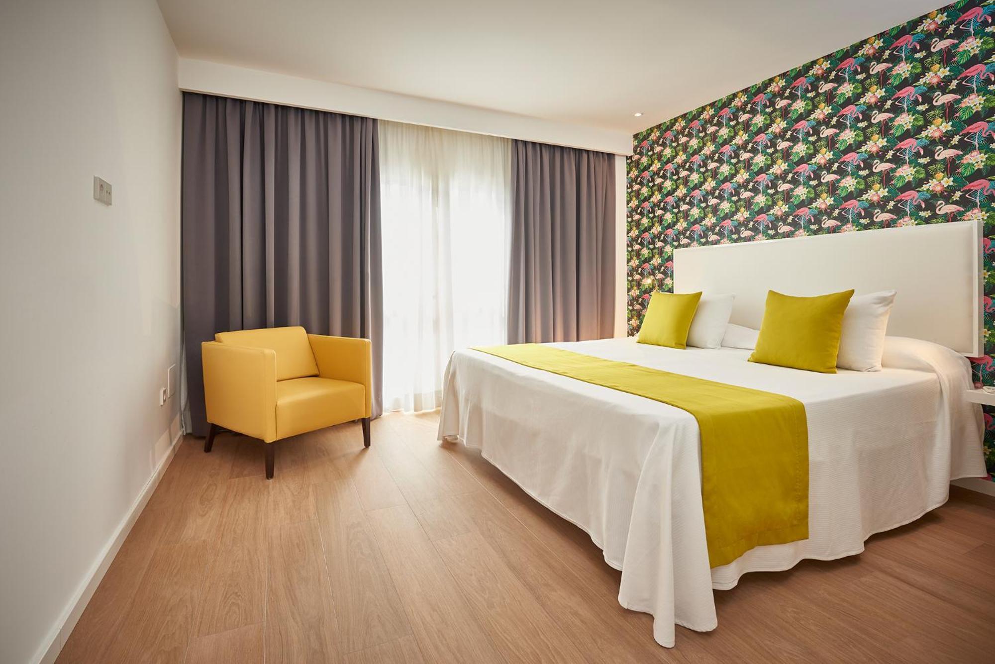 One-Bedroom Apartment,1272429868:JPEG