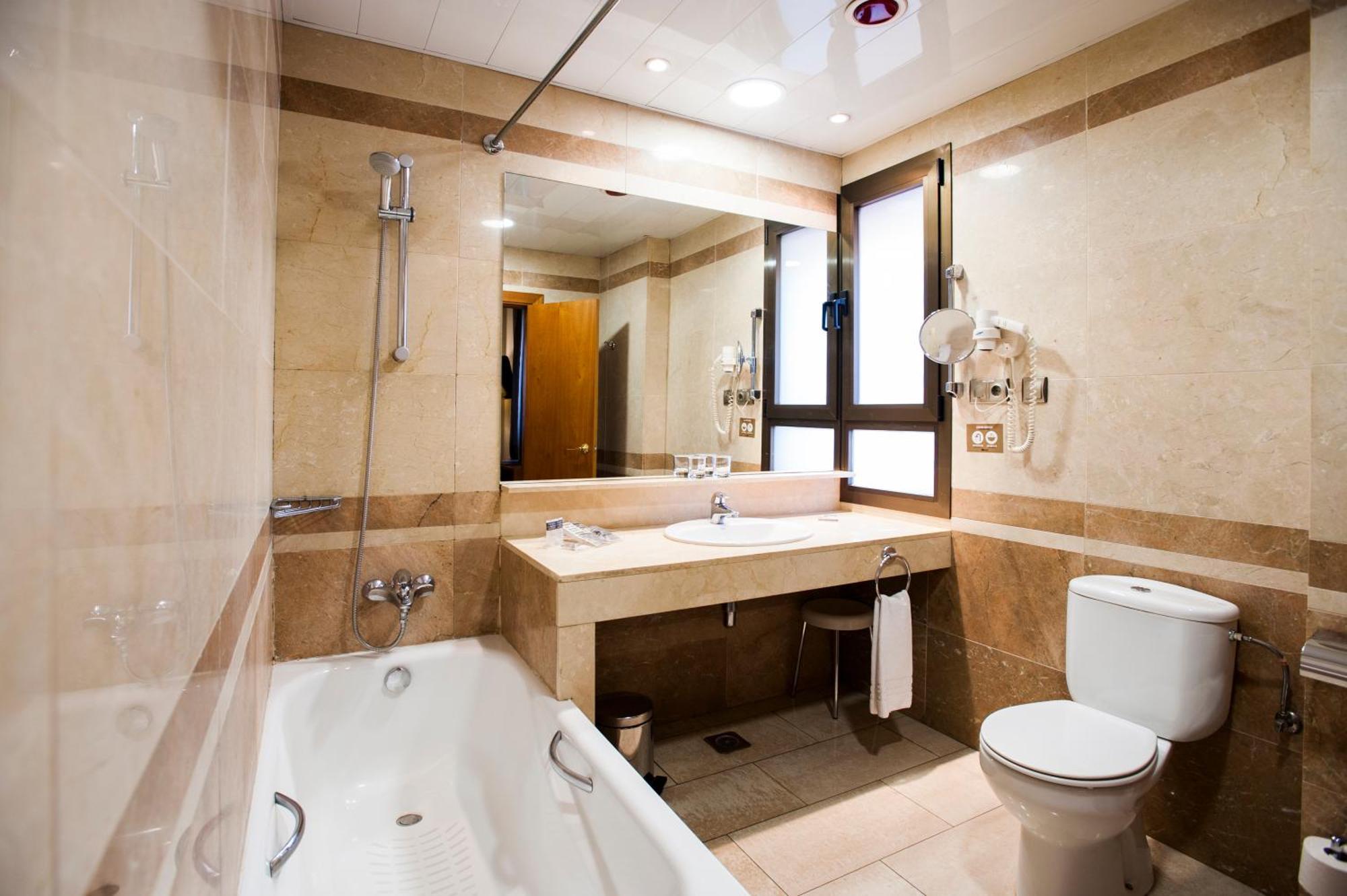 Double or Twin Room,1358995877:JPEG