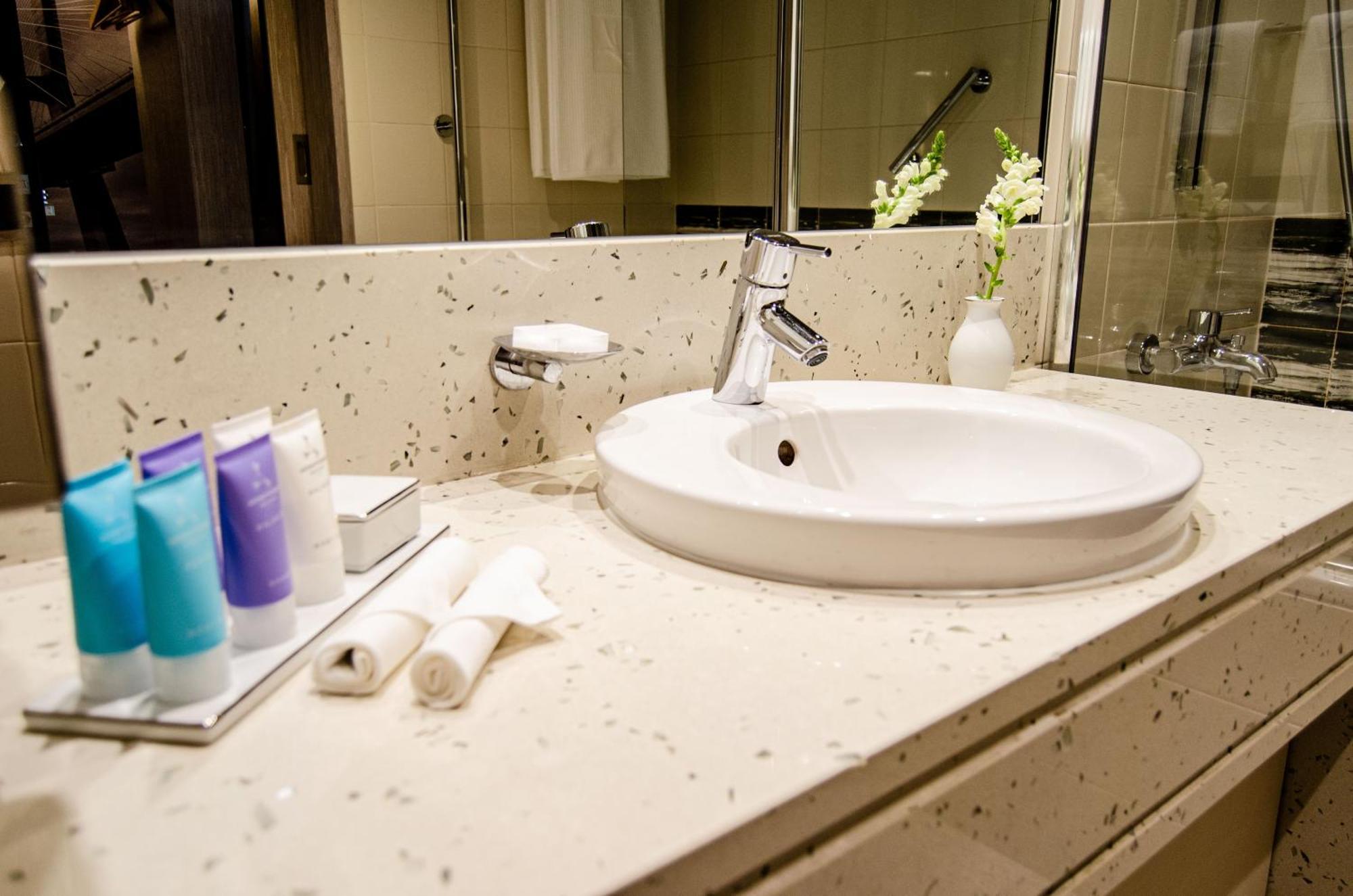 Deluxe Family Room,1687448045:JPEG