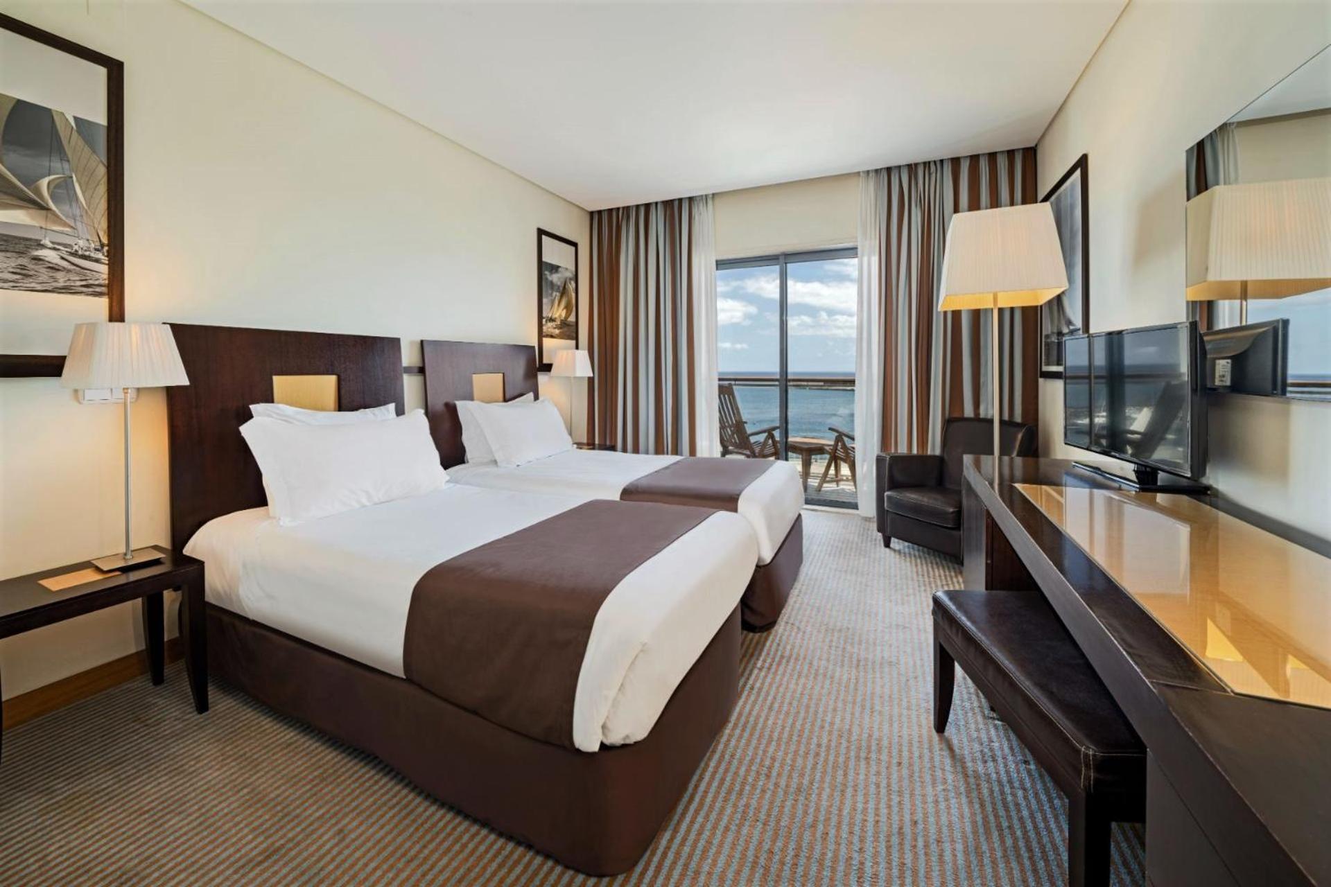 Double or Twin Room Sea View