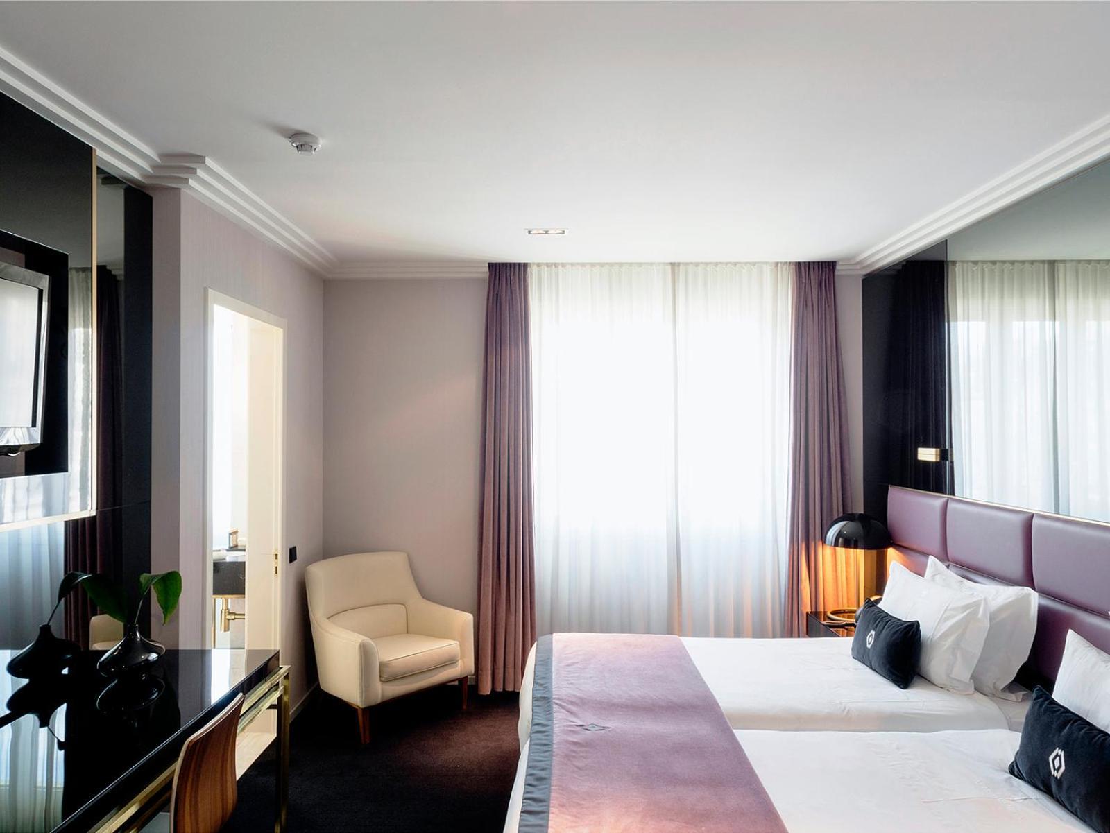 Quarto Superior com Cama de Casal ou 2 de Solteiro