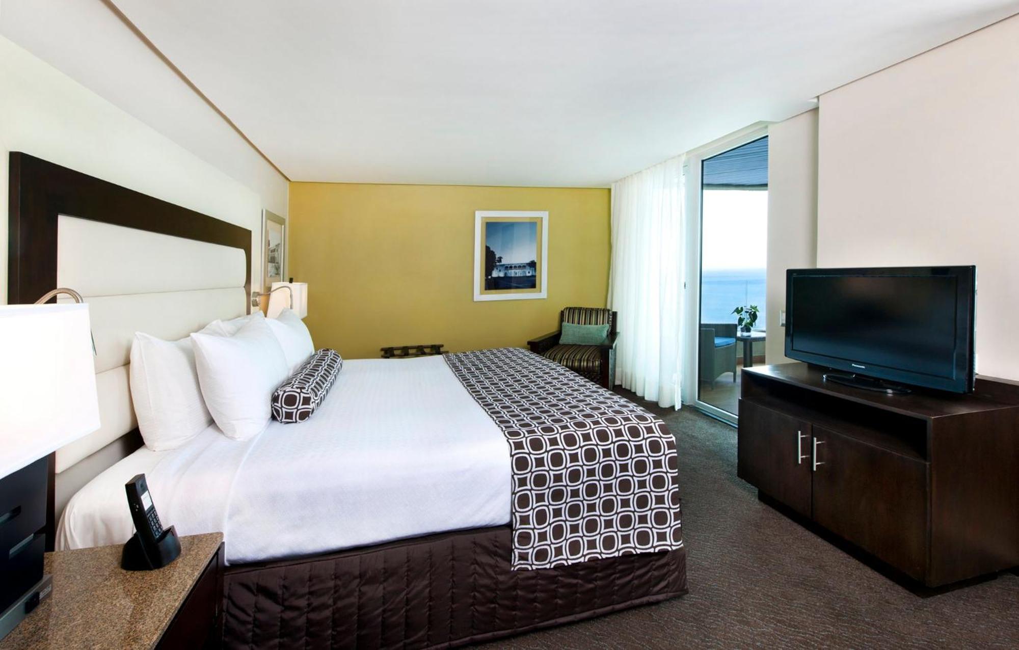 Executive Suite - Non-Smoking
