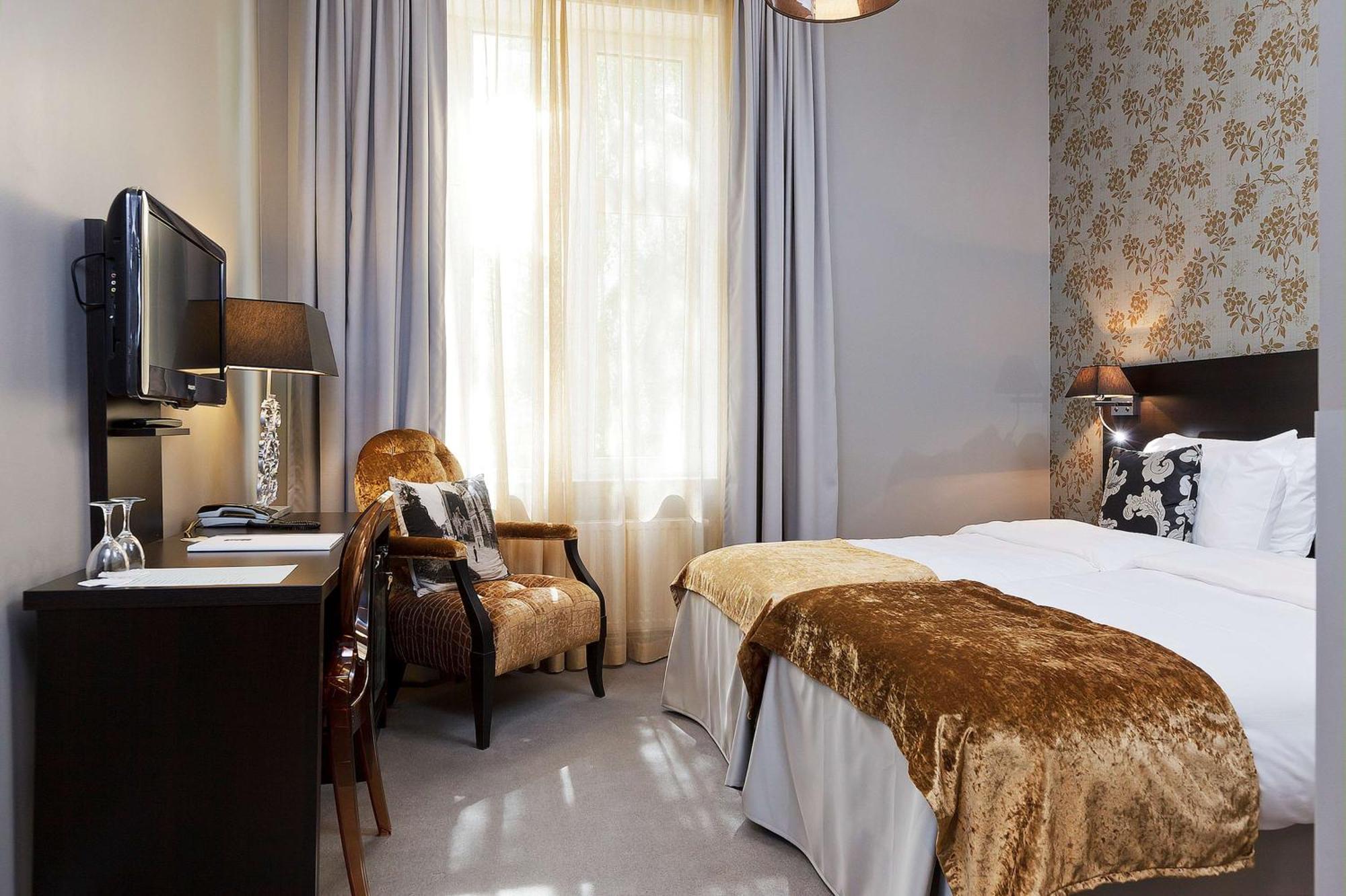 Standard King Room