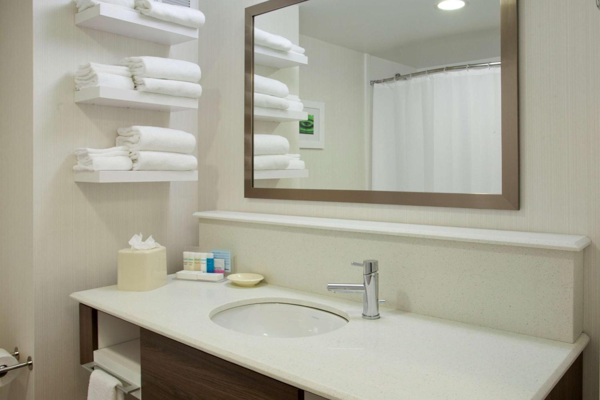 Queen Room with Two Queen Beds - Hearing Access/Non-Smoking