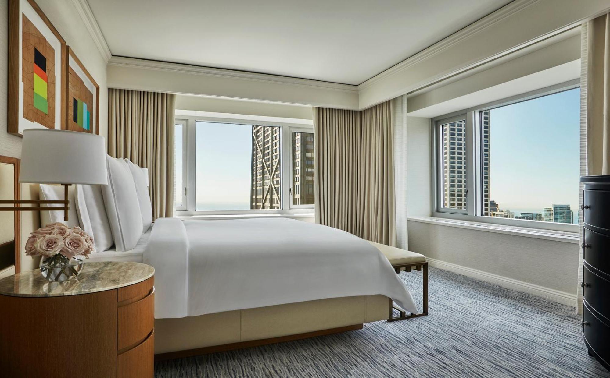 Executive Suite Premier Lake View