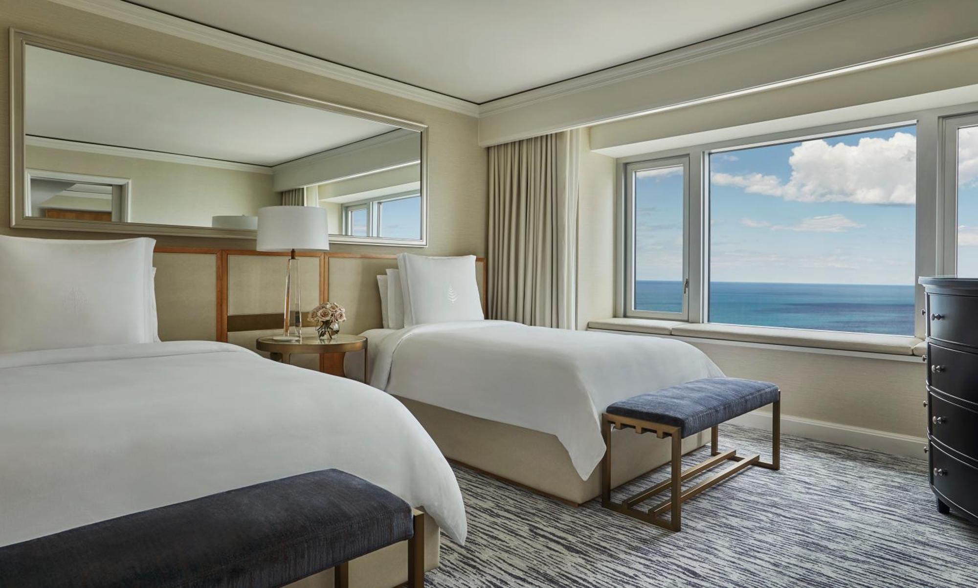 Executive Double Suite Two Double Beds Lake View