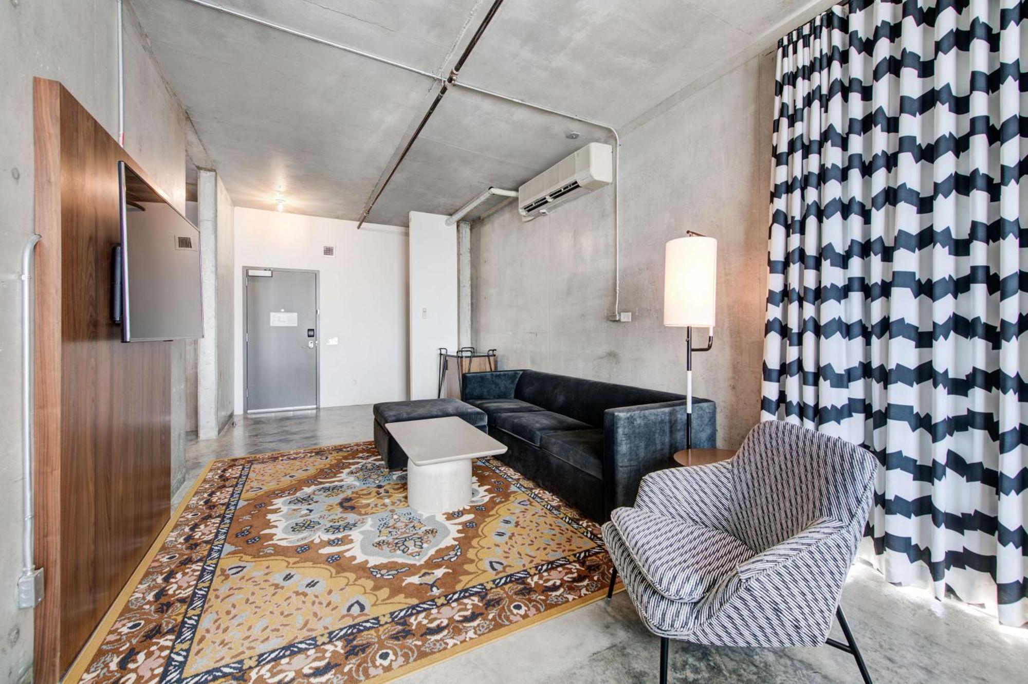 One-Bedroom King Suite,1275681901:JPEG