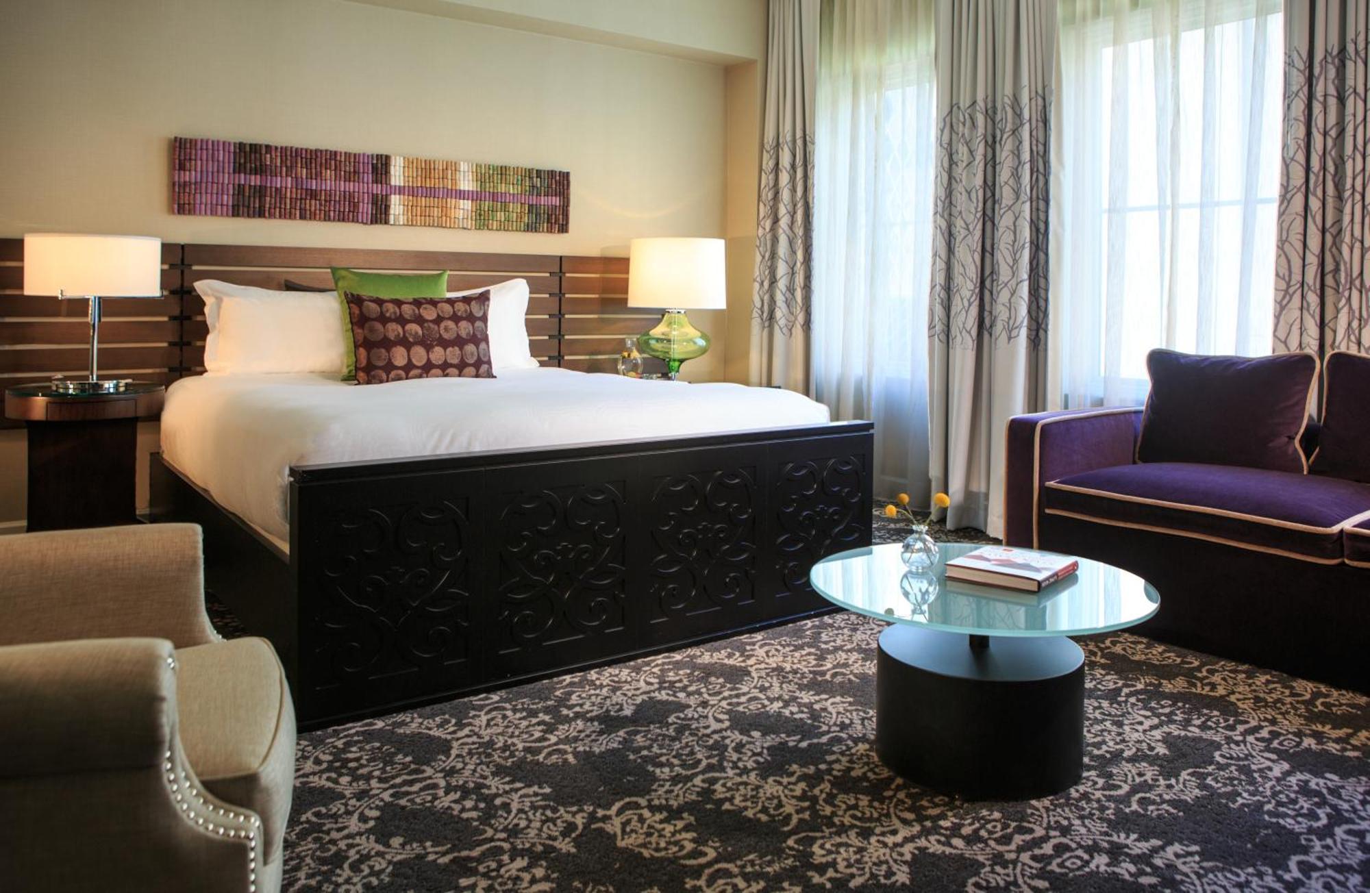 Premium King Room Sofa Bed City View