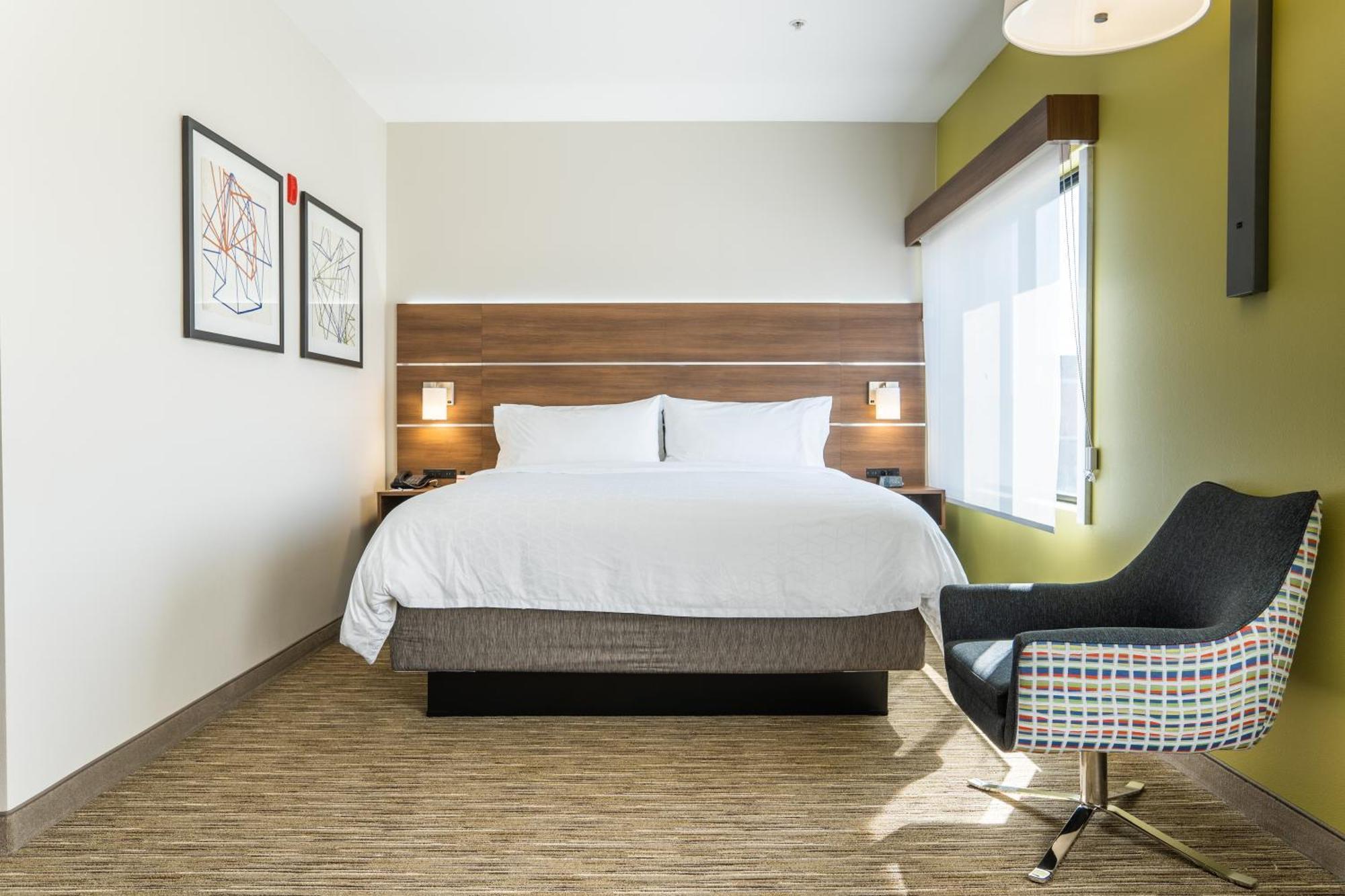 Standard King Room