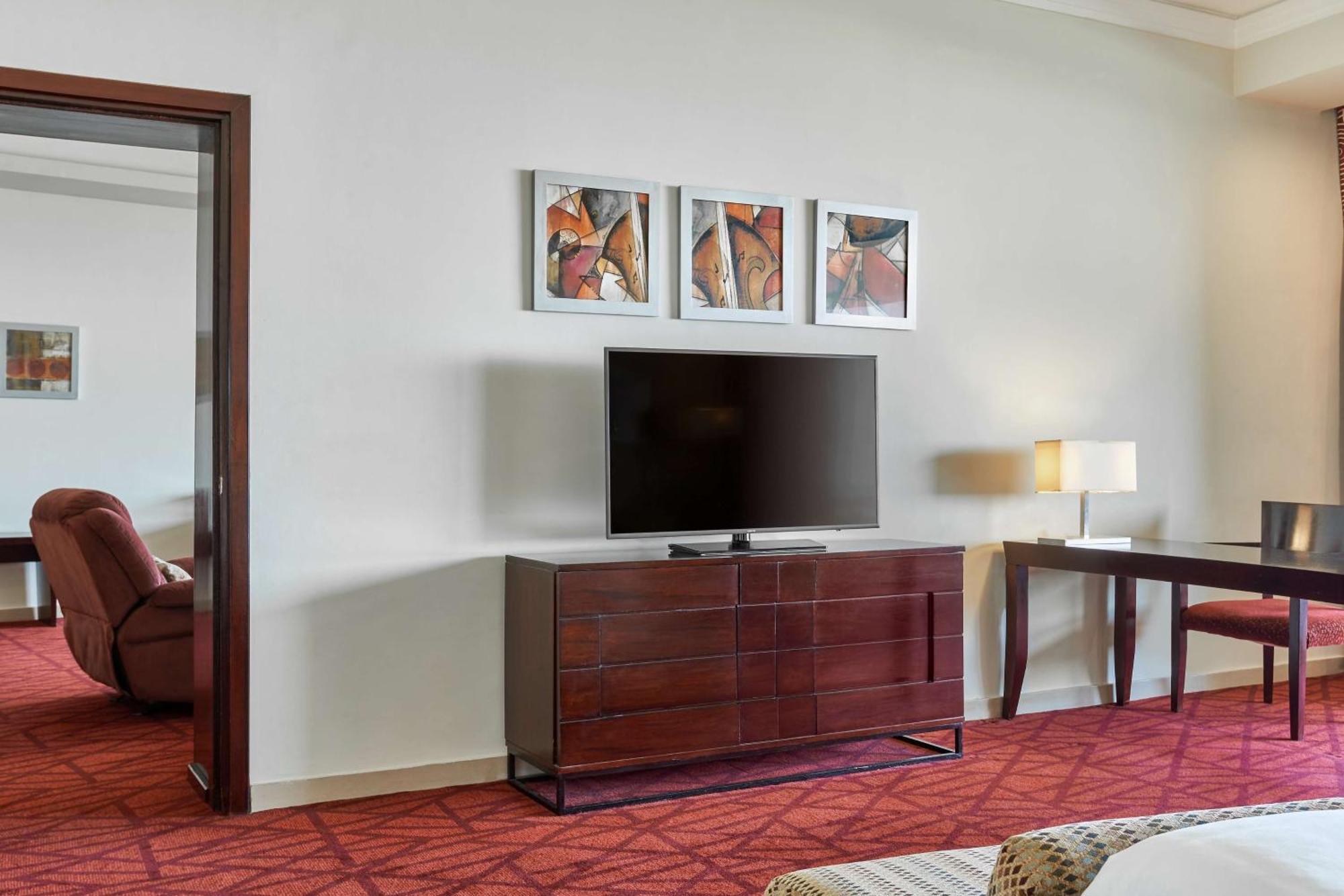 Suite with Terrace and Lounge Access