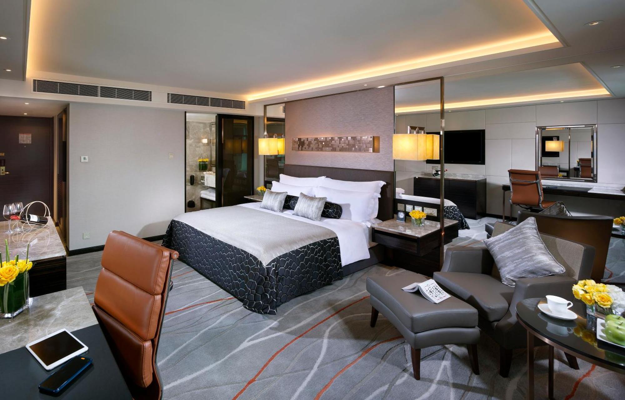 Premium King Room with City View