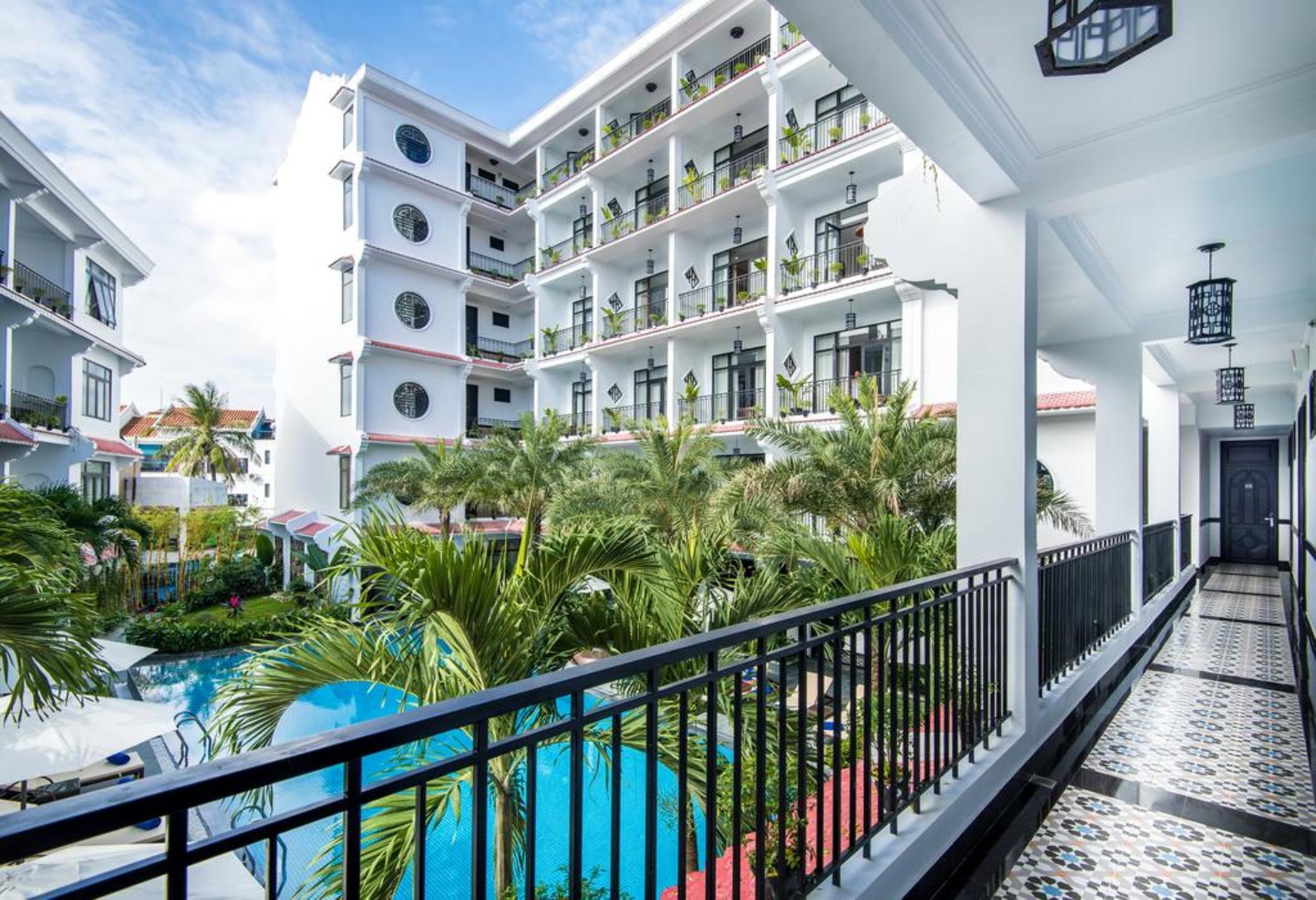 Executive Double Room with Balcony and Rice Field View