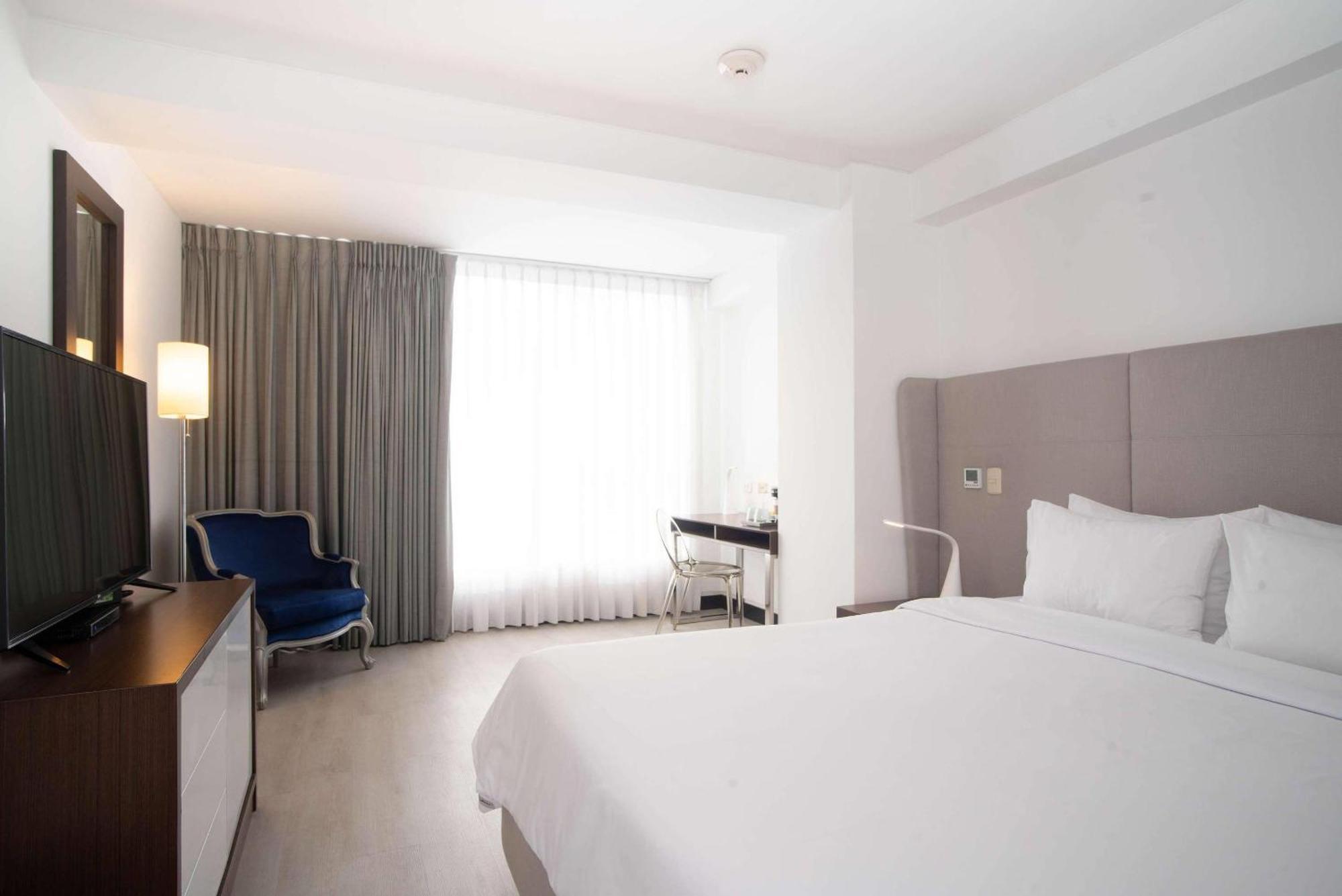 Premium Queen Room