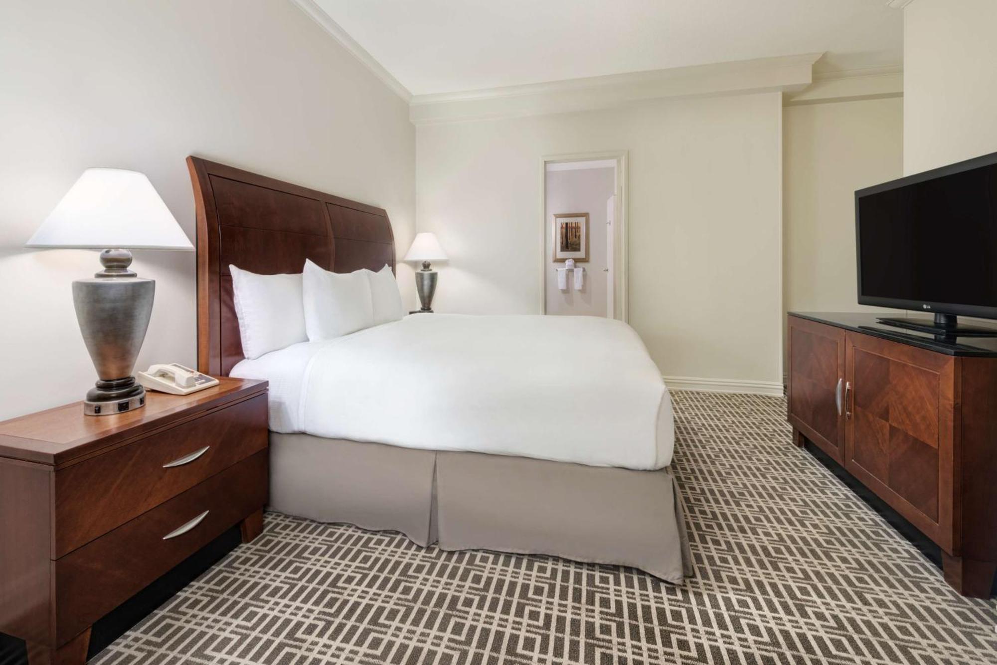 One-Bedroom King Suite