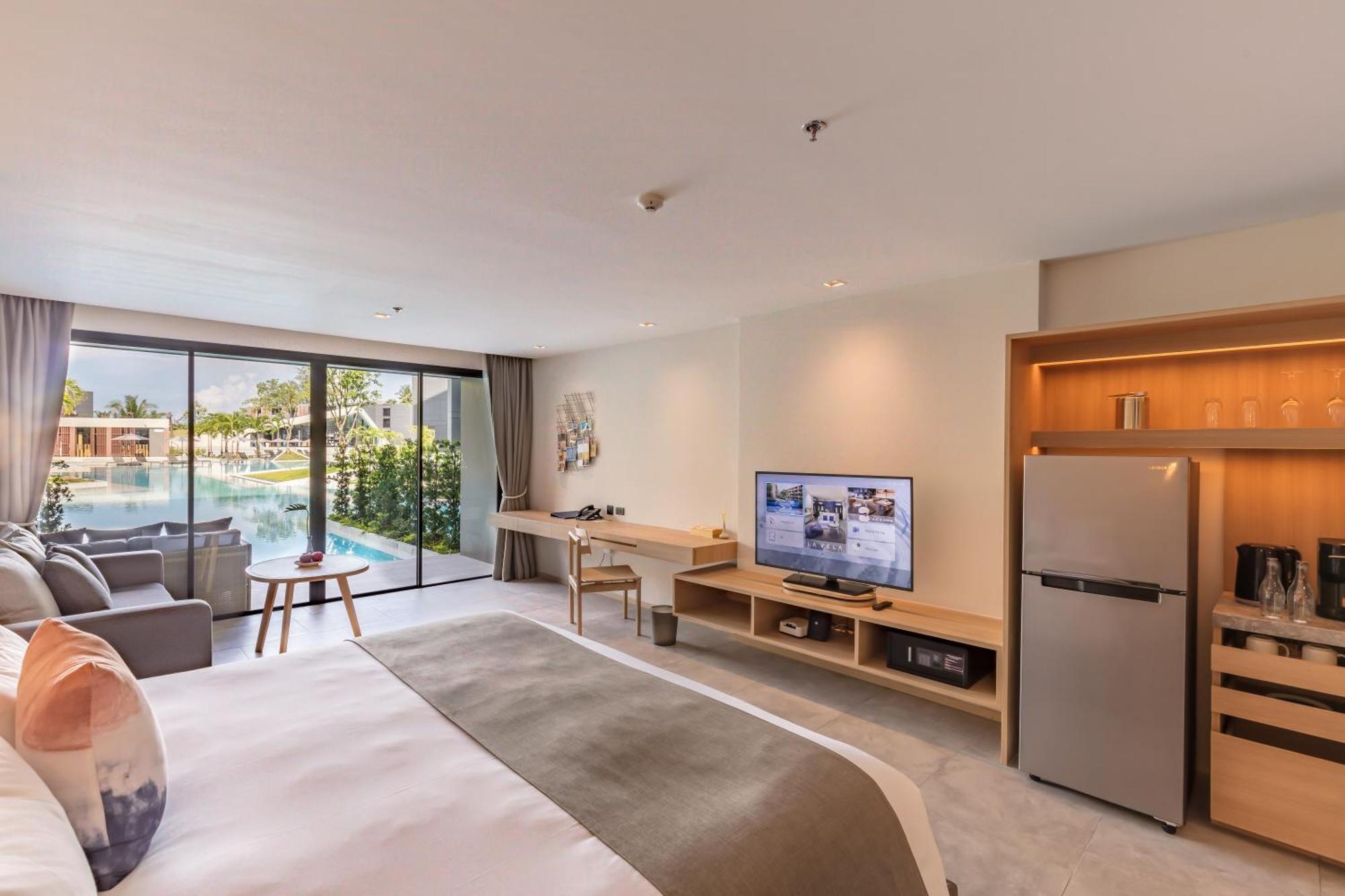 Deluxe Double Room Pool Access
