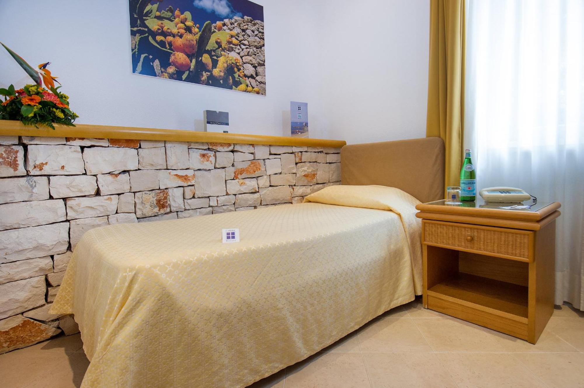 Small Single Room,1279567198:JPEG